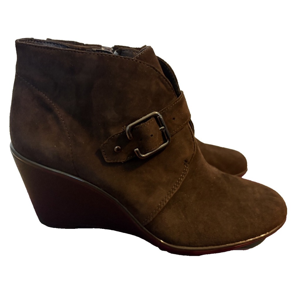 Clarks Artisan Brown Suede Wedge Ankle Boots Women's Size 7.5 Career
